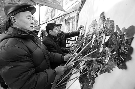 始于北宋 传唱千年 罗山皮影唱红乡间