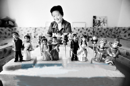 七夕搭鹊桥“面人情侣”凑热闹