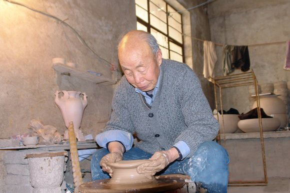 父子钧瓷情——记陶瓷艺术大师苗锡锦、苗长强