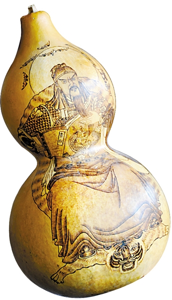 父子种葫芦 烙画招“福禄”