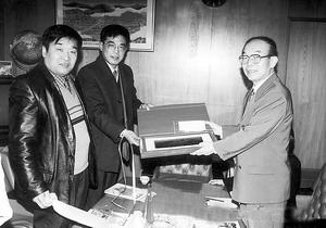 托起朝阳的人——记市优秀共产党员、新乡利民机械工业公司党委书记、总经理刘文新