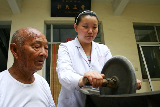 林州:200年“郭氏正骨”有了传承