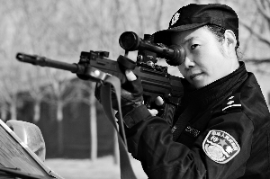 王雪华:特警队里的女神枪手 