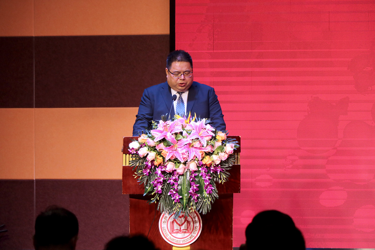 ʮ컪Ĵƽְ̳ҵѧУ¡ؿĻ