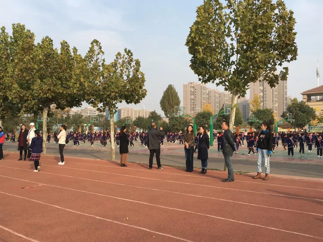 ������μ�  ������У԰