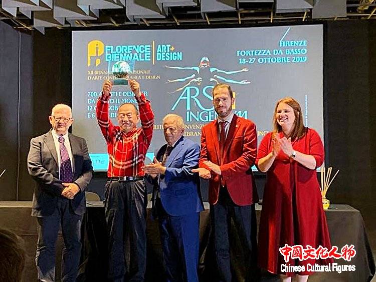 �����桤ʫ�ġ������ͻ�������ŷ���ͻ����չ���ھ���Ļ